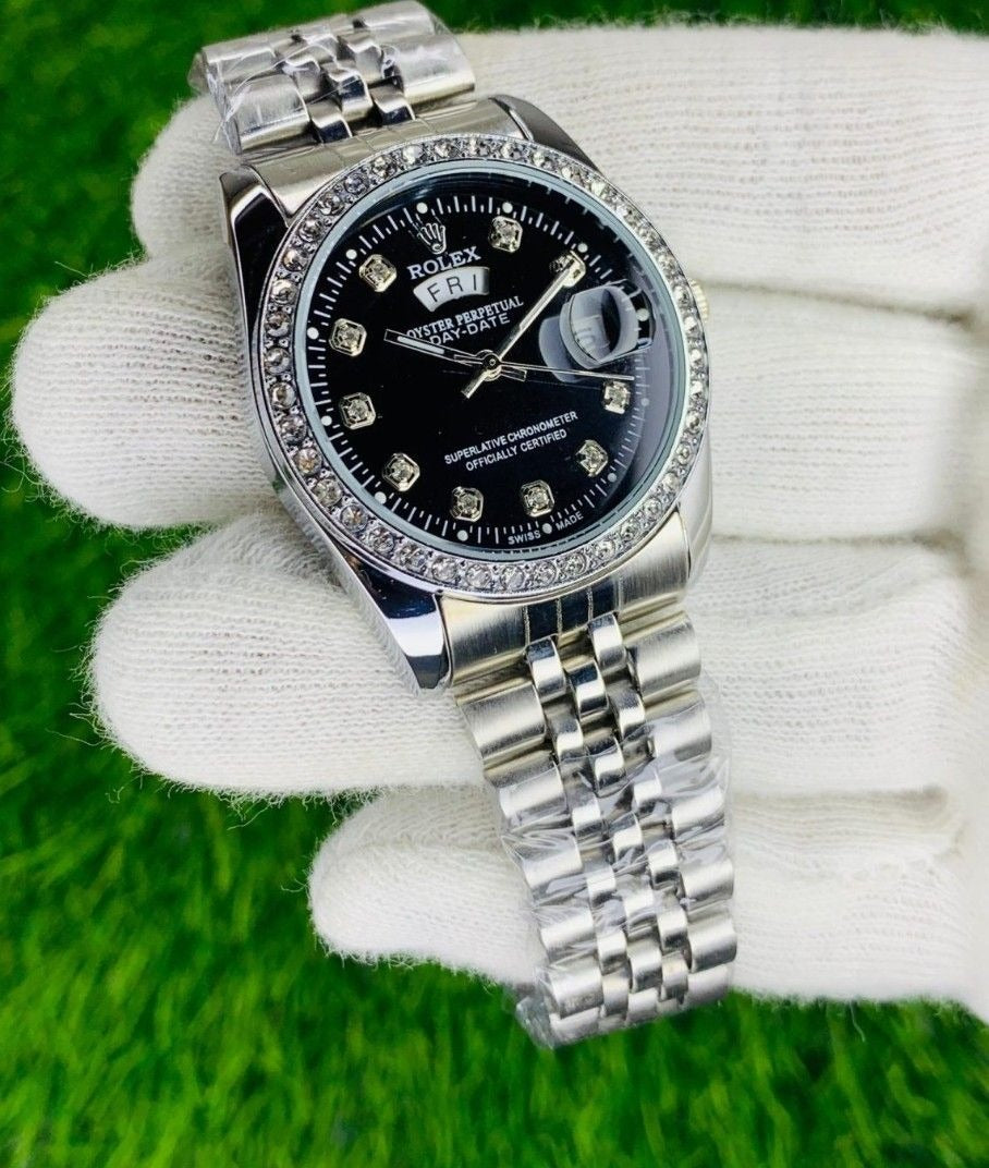 Luxurious Imported Branded First Copy Totone Day & Date Model Watch