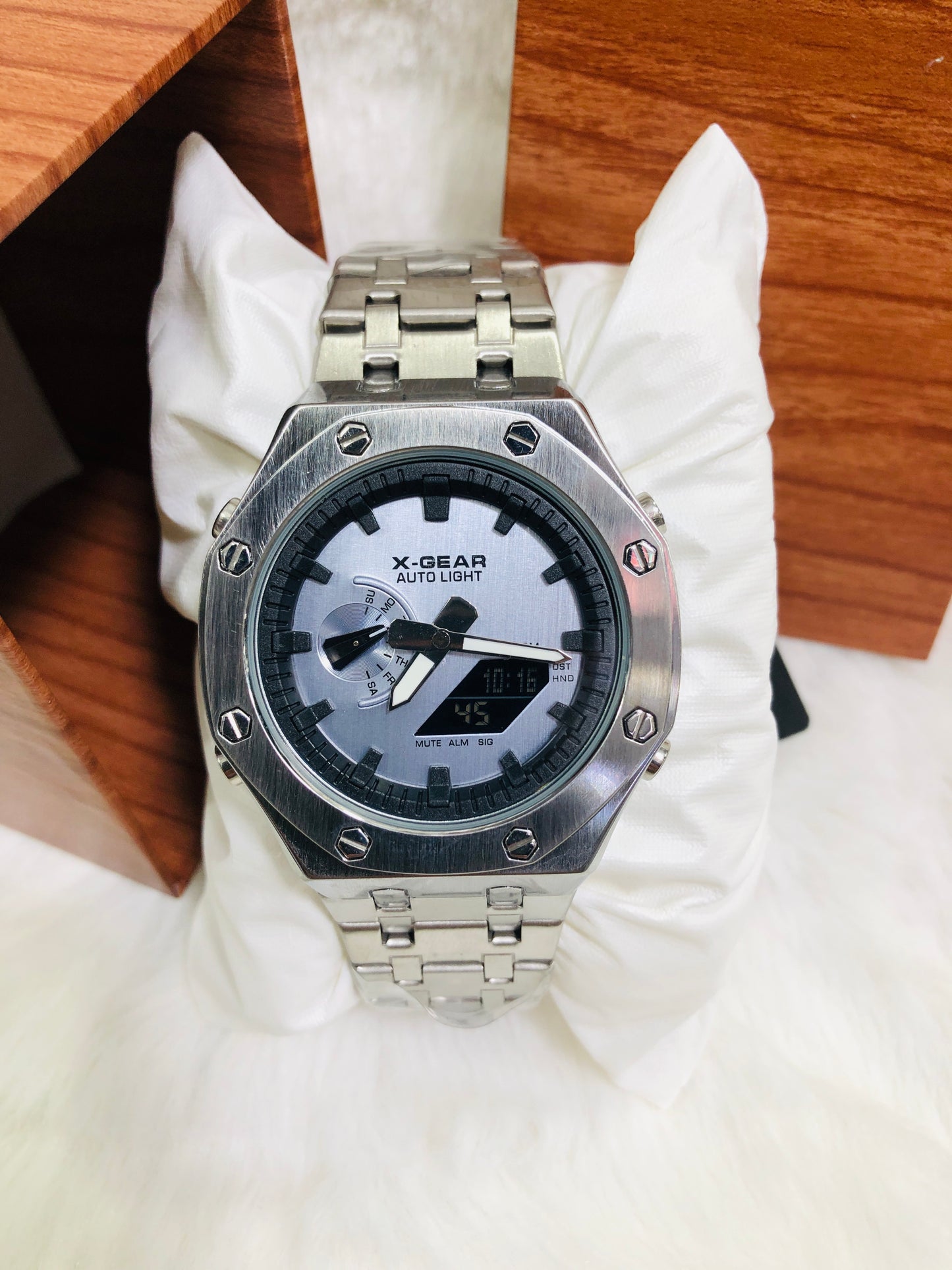 XGEAR WORLD TIME WATCH-XG2232