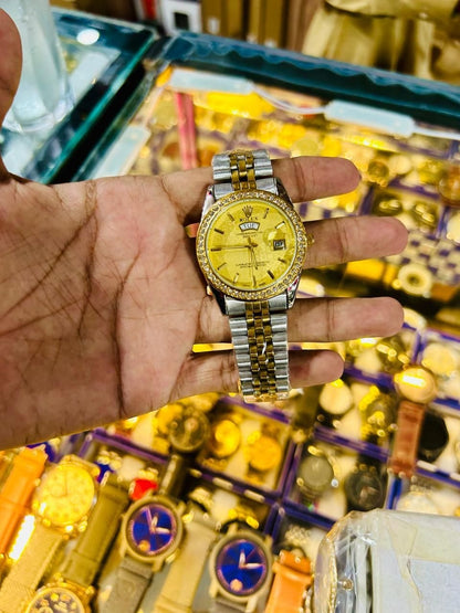 Luxurious Imported Branded First Copy Totone Day & Date Model Watch
